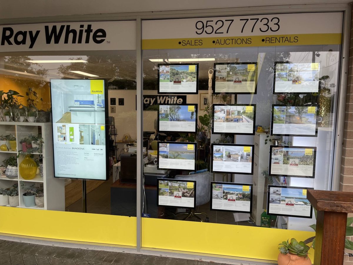 Digital Screens - Real Estate Displays